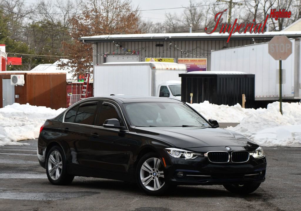 Used 2017 BMW 330i xDrive 330i xDrive image 1