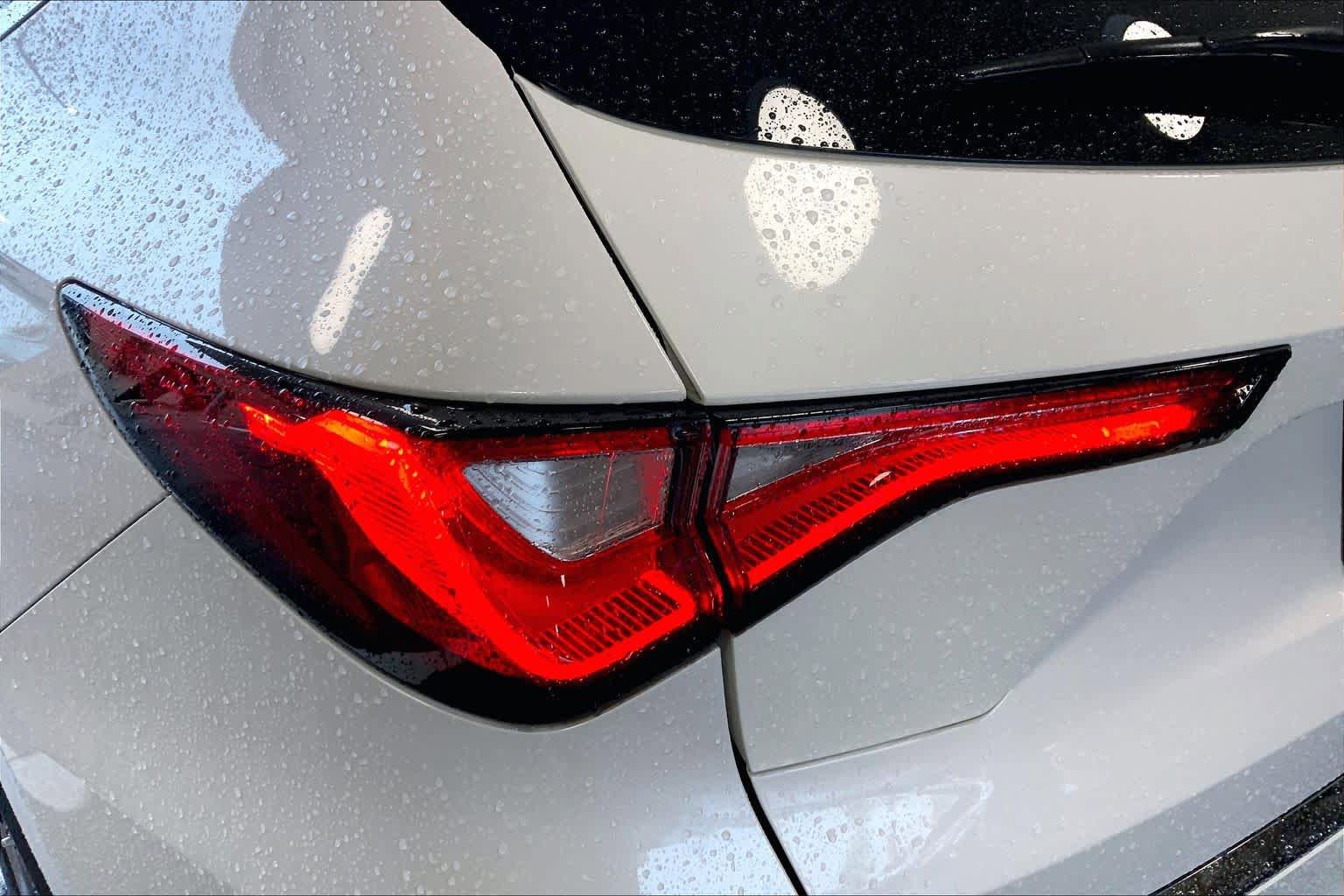 Used 2023 Acura MDX SH-AWD image 24