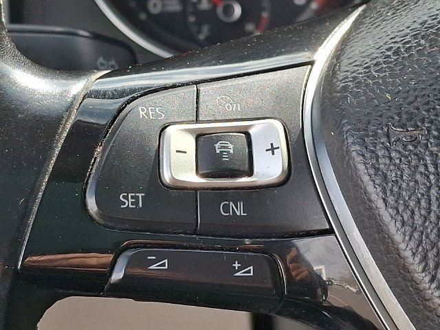 Used 2018 Volkswagen Atlas SEL w/ R-Line Package AWD/4WD image 21