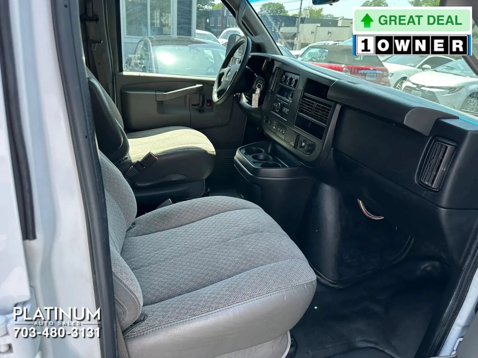 Used 2018 Chevrolet Express 2500 RWD image 11