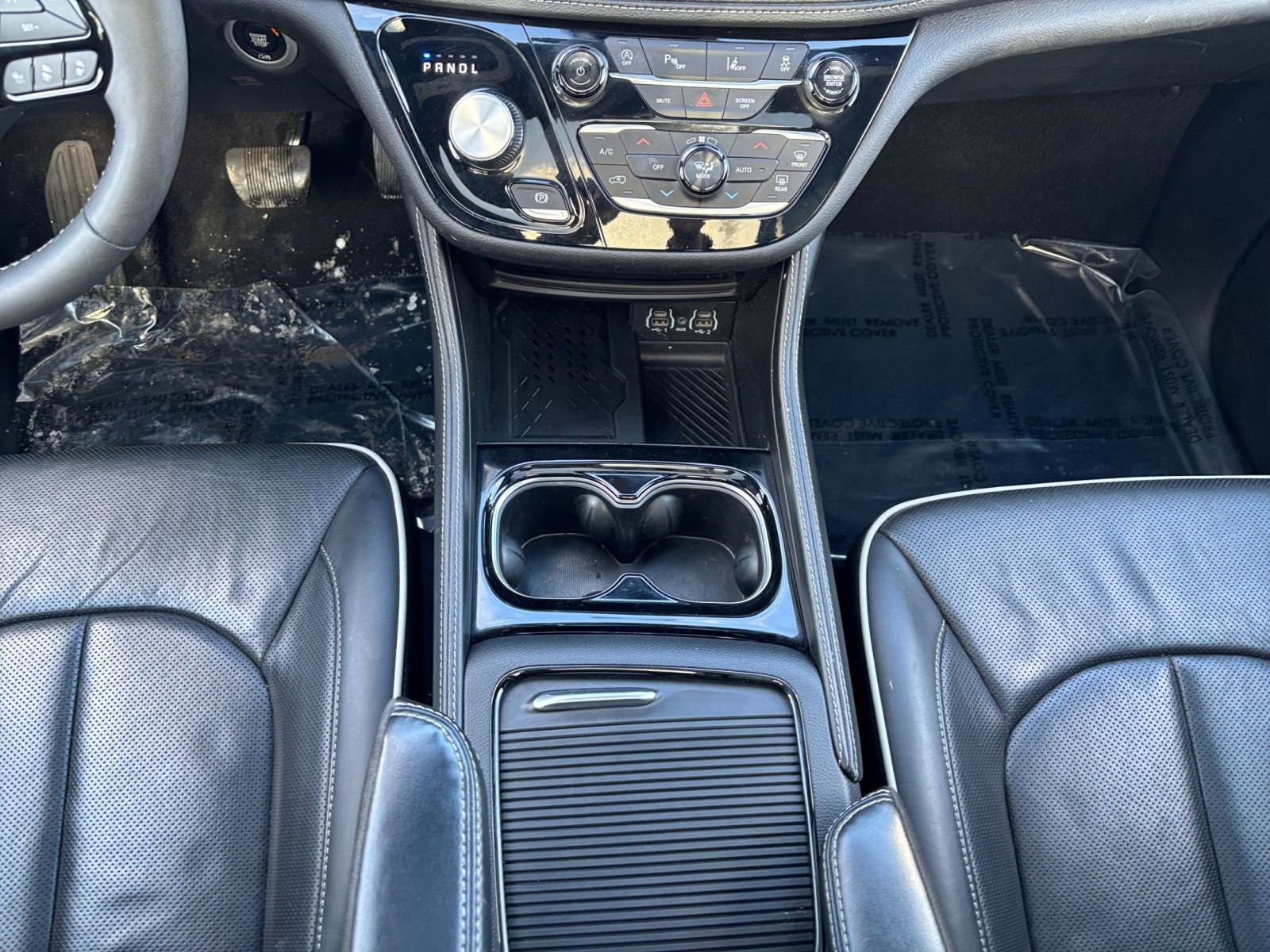 Used 2025 Chrysler Pacifica Limited image 46