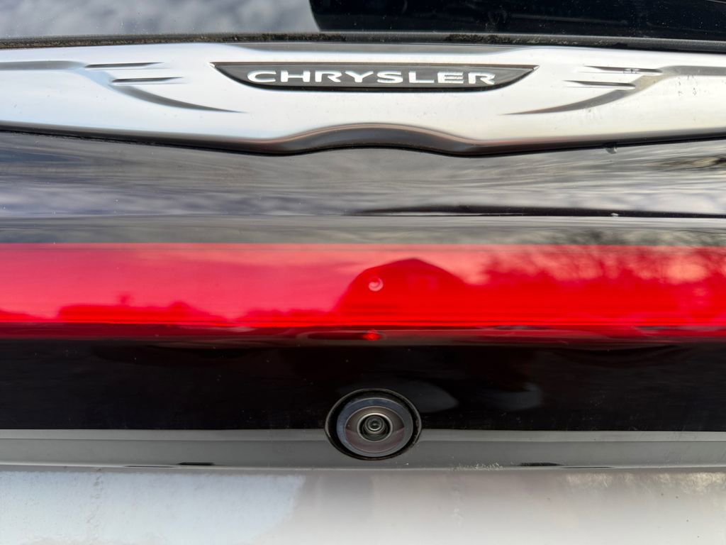 Certified 2023 Chrysler Pacifica Touring-L w/ Uconnect Theater Family Group image 17