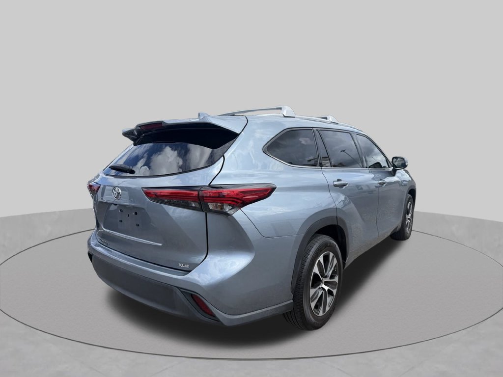 Used 2022 Toyota Highlander XLE FWD image 6