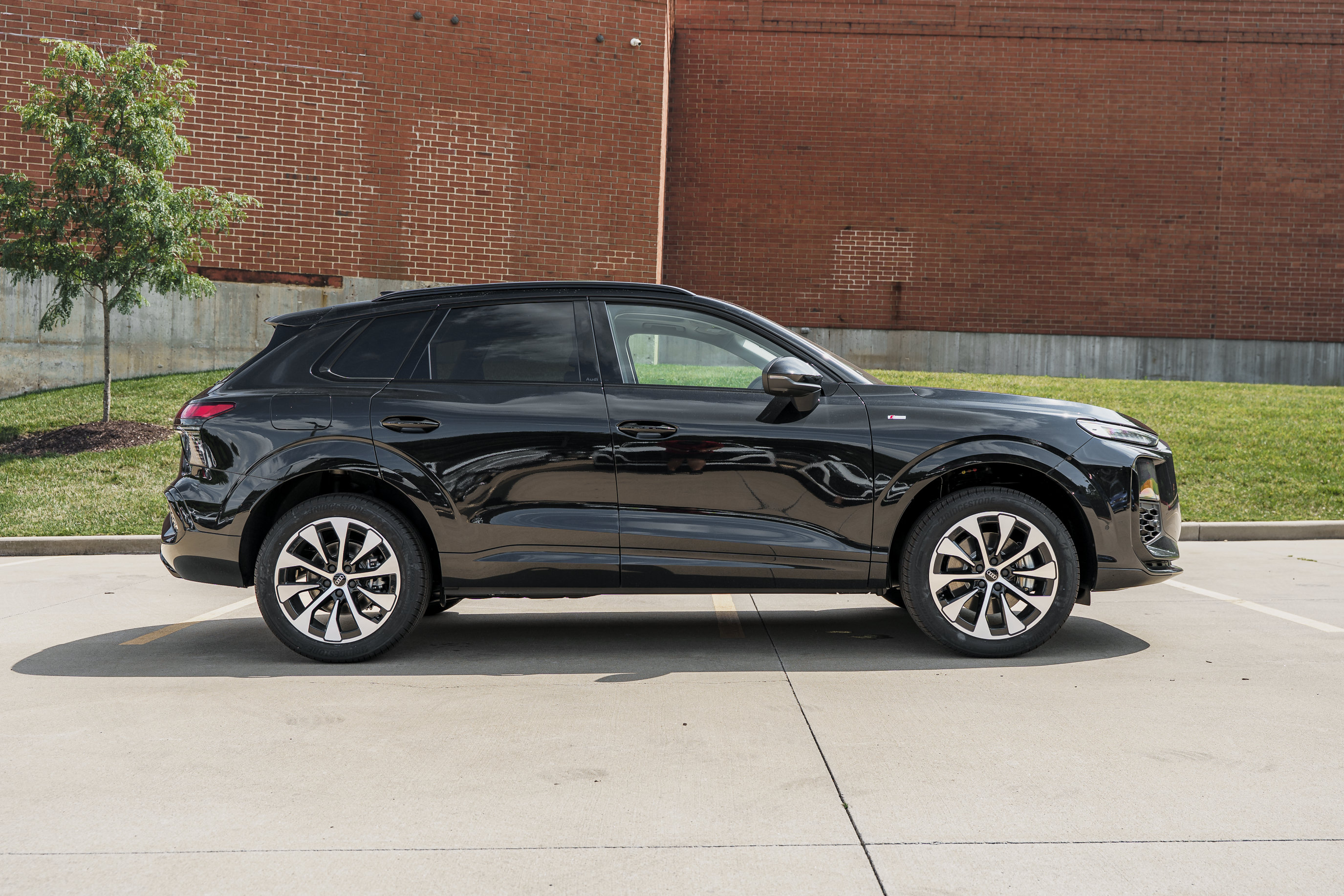 New 2026 Audi Q3 quattro 2.0T AWD/4WD image 2