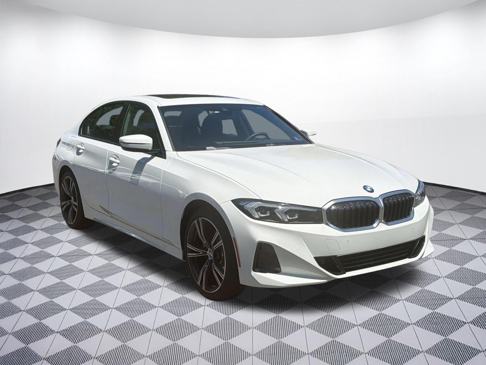 Used 2023 BMW 330i Sedan w/ Driving Assistance Package RWD image 7