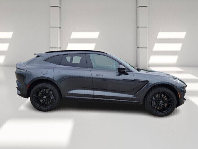 Used 2021 Aston Martin DBX image 4