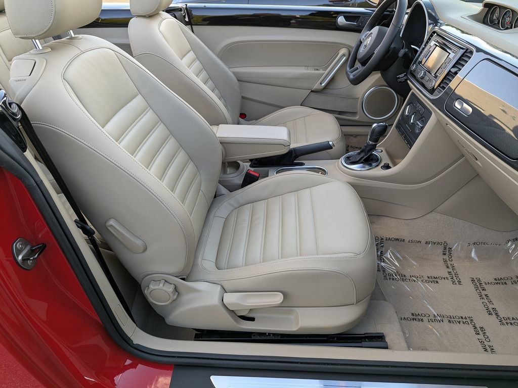 Used 2013 Volkswagen Beetle Turbo image 38