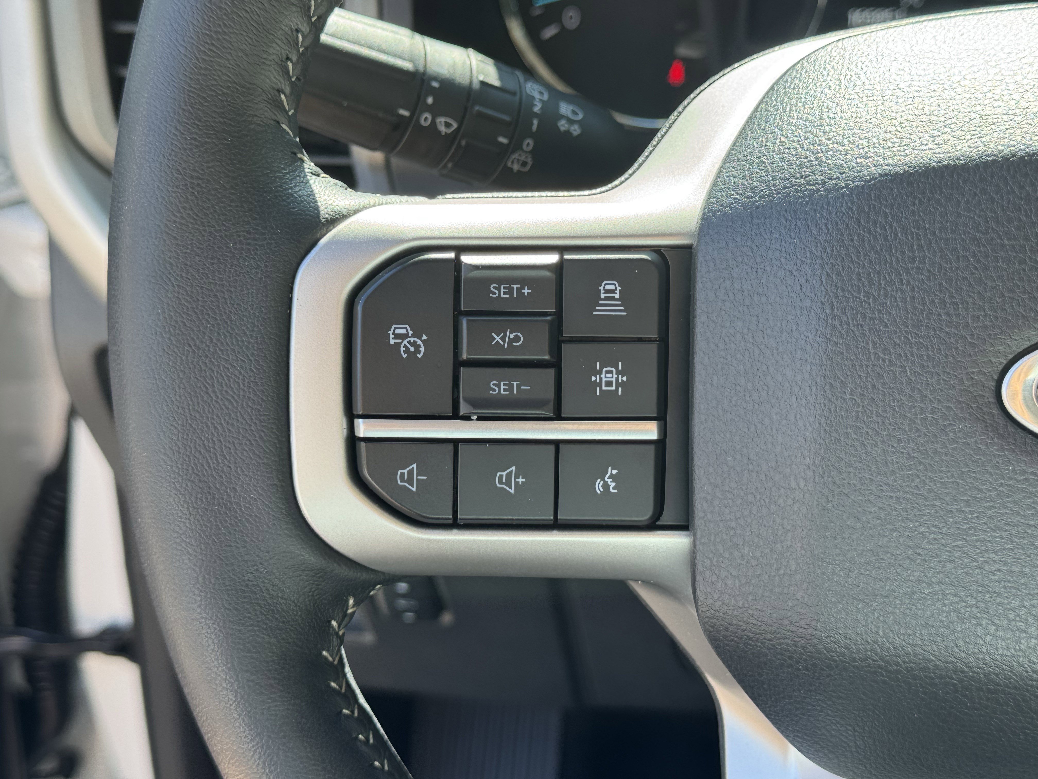 Used 2024 Ford Expedition Max XLT RWD image 25