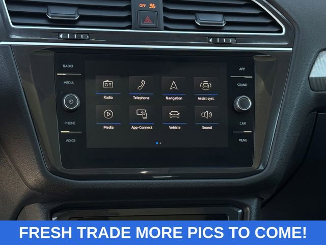 Used 2024 Volkswagen Tiguan SE w/ Panoramic Sunroof Package AWD/4WD image 20