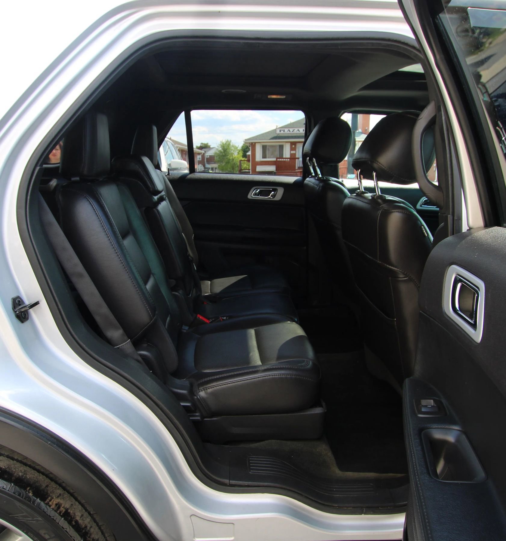 Used 2014 Ford Explorer Limited w/ Equipment Group 301A AWD/4WD image 12