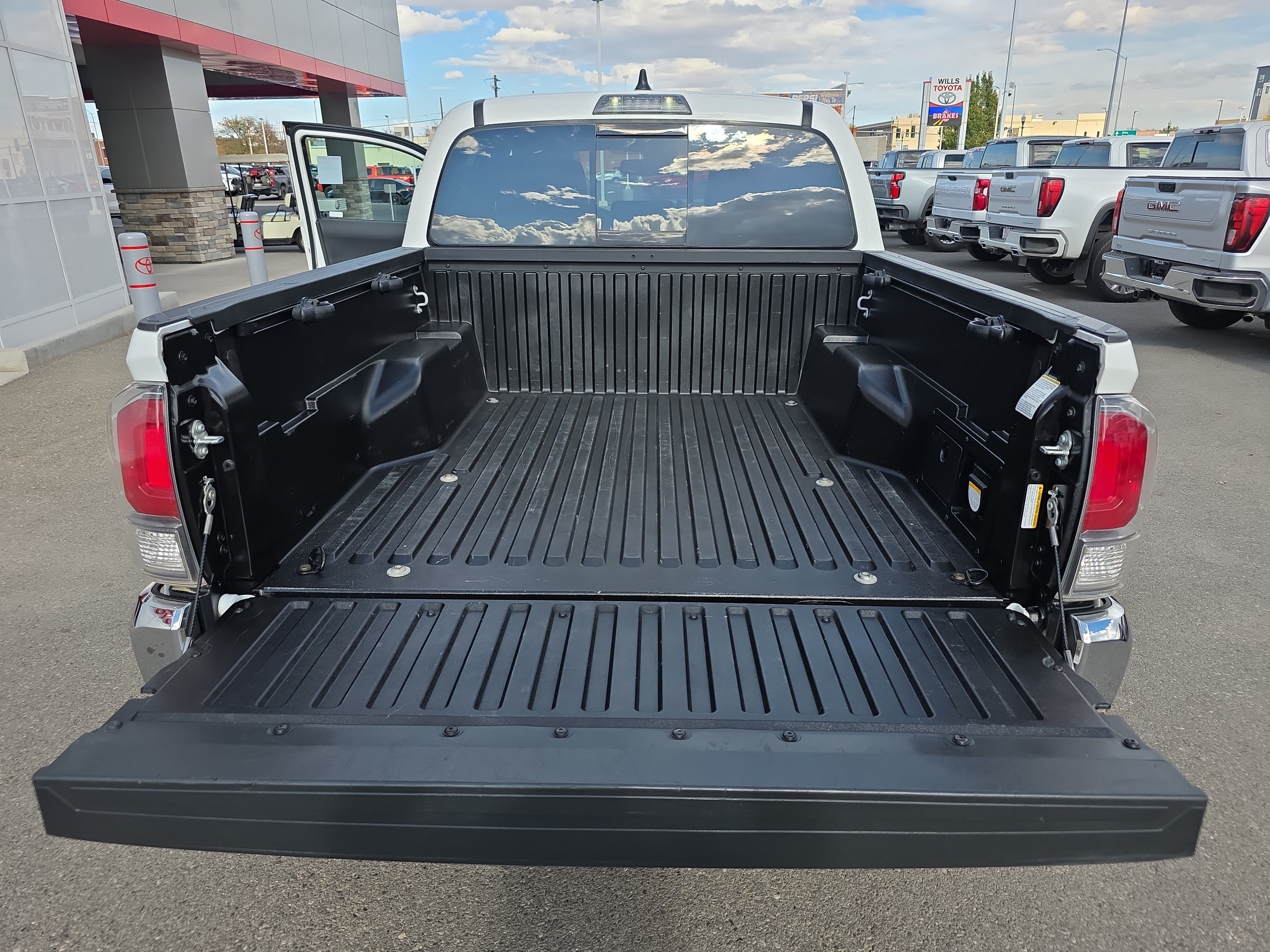 Used 2023 Toyota Tacoma TRD Off-Road AWD/4WD image 14