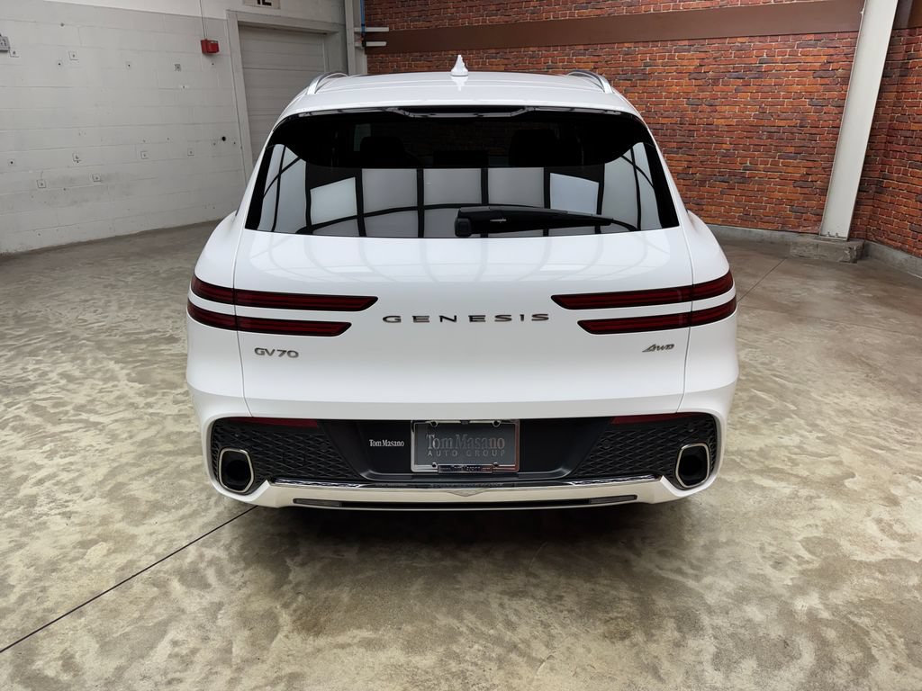 Used 2022 Genesis GV70 2.5T w/ Select Package AWD/4WD image 4