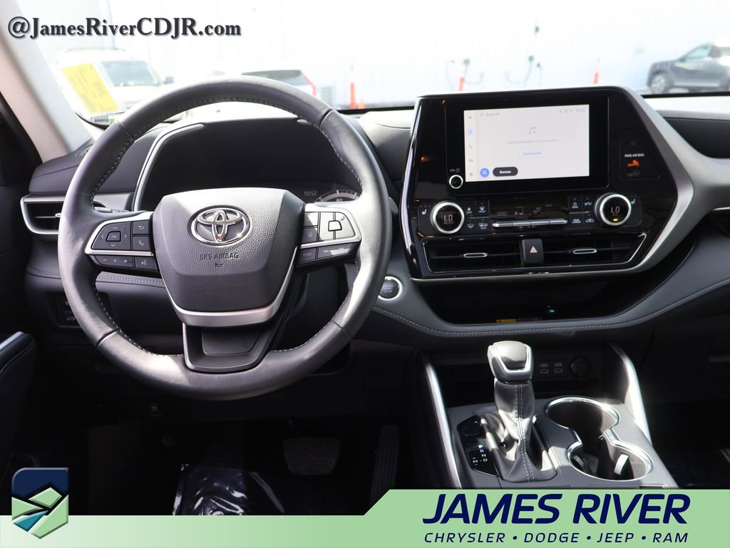 Used 2025 Toyota Highlander XLE image 20