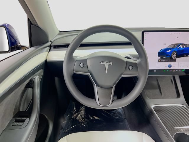 Used 2024 Tesla Model Y Long Range AWD/4WD image 23
