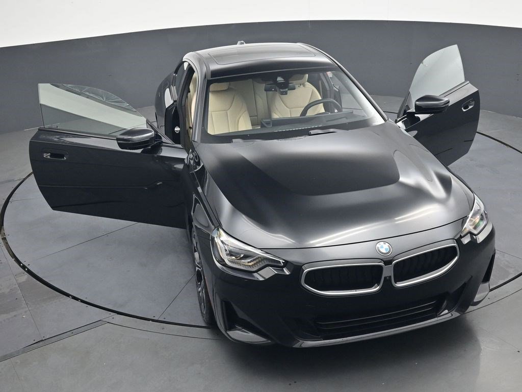 Used 2025 BMW 230i Coupe w/ Premium Package RWD image 36