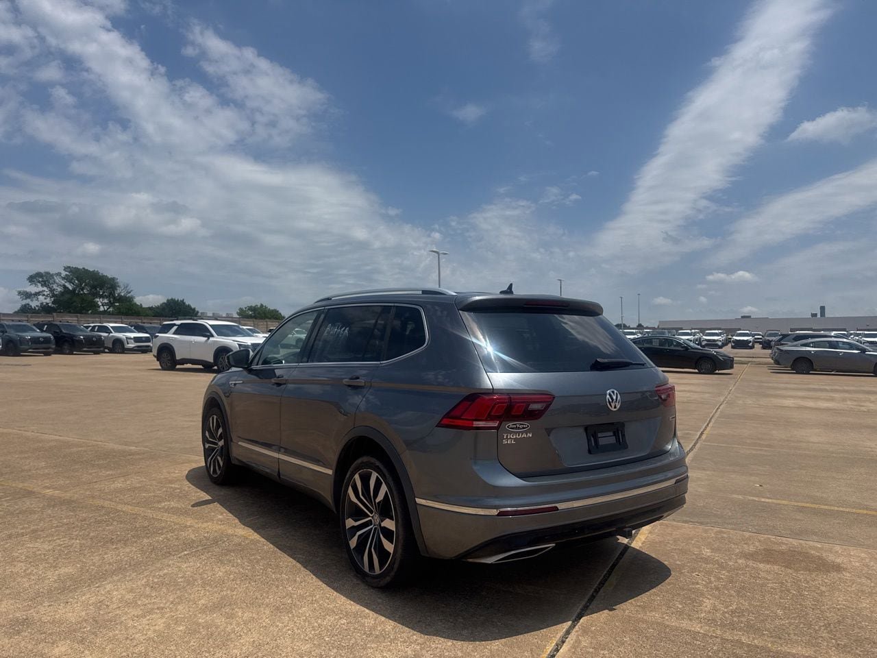 Used 2020 Volkswagen Tiguan SEL Premium R-Line w/ 3rd Row Seat Package AWD/4WD image 16