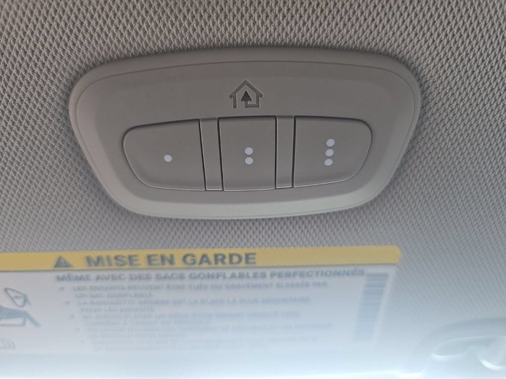 Used 2024 Chrysler Pacifica Limited FWD image 29