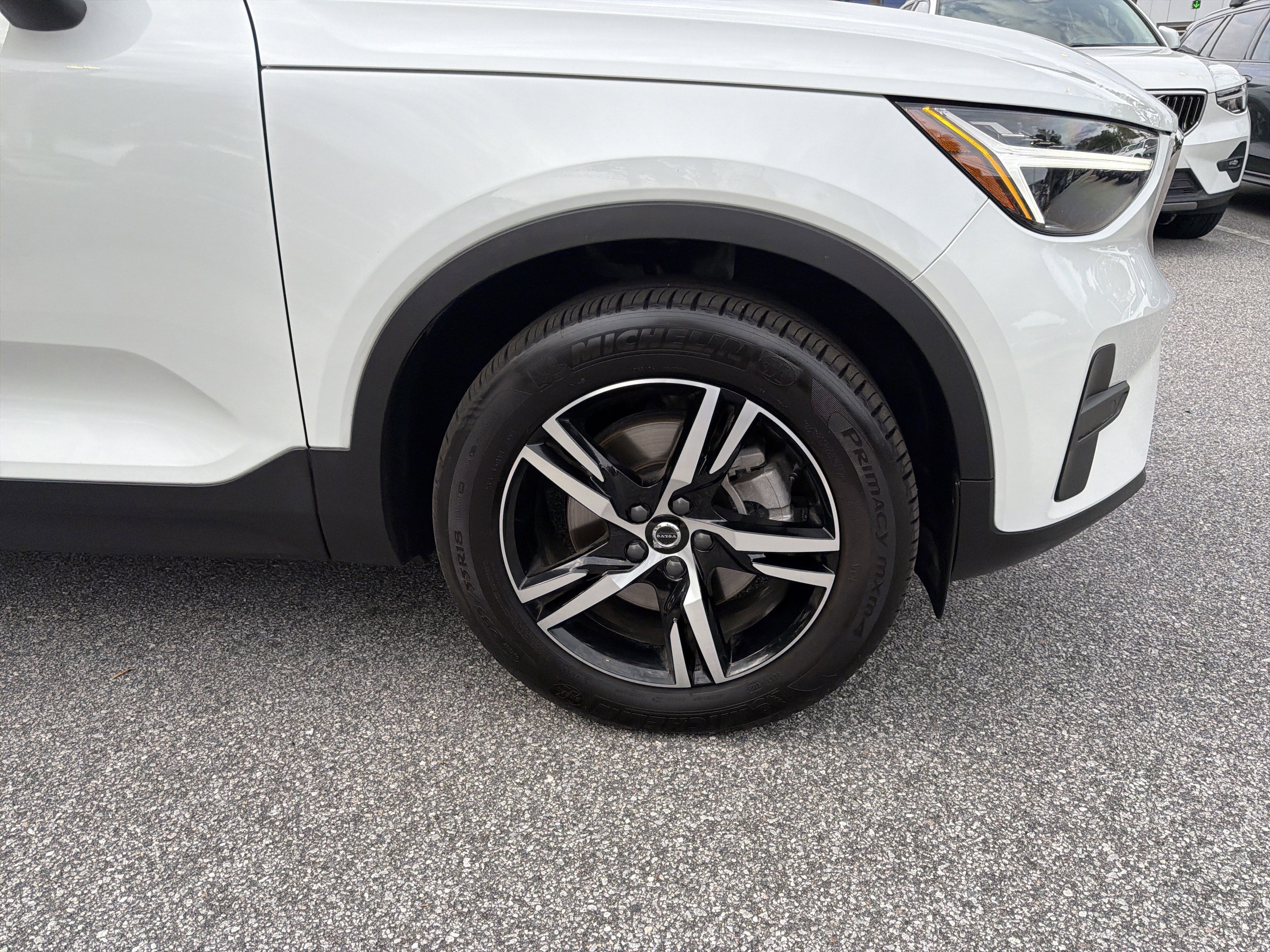 Certified 2025 Volvo XC40 B5 Core AWD/4WD image 13