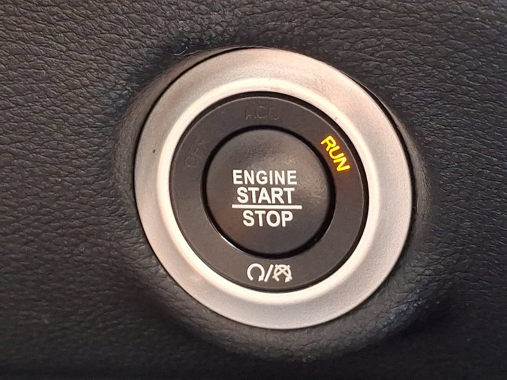 Used 2024 Chrysler Pacifica Pinnacle FWD image 27