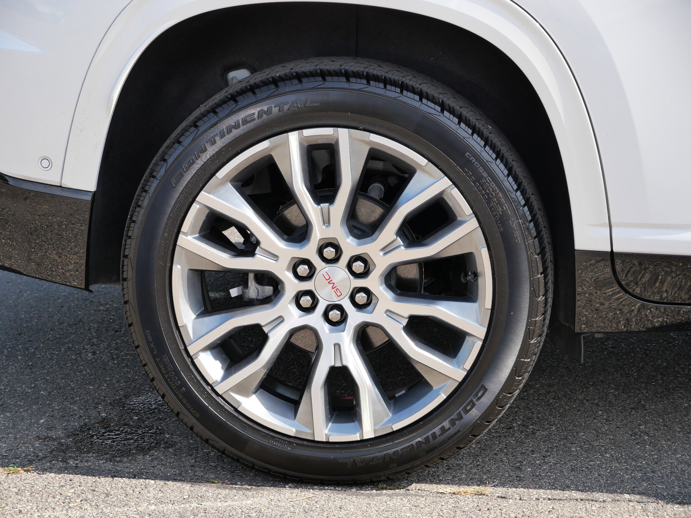 Used 2024 GMC Acadia Denali w/ Super Cruise Package image 11