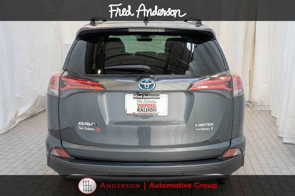 Used 2018 Toyota RAV4 Limited AWD/4WD image 4