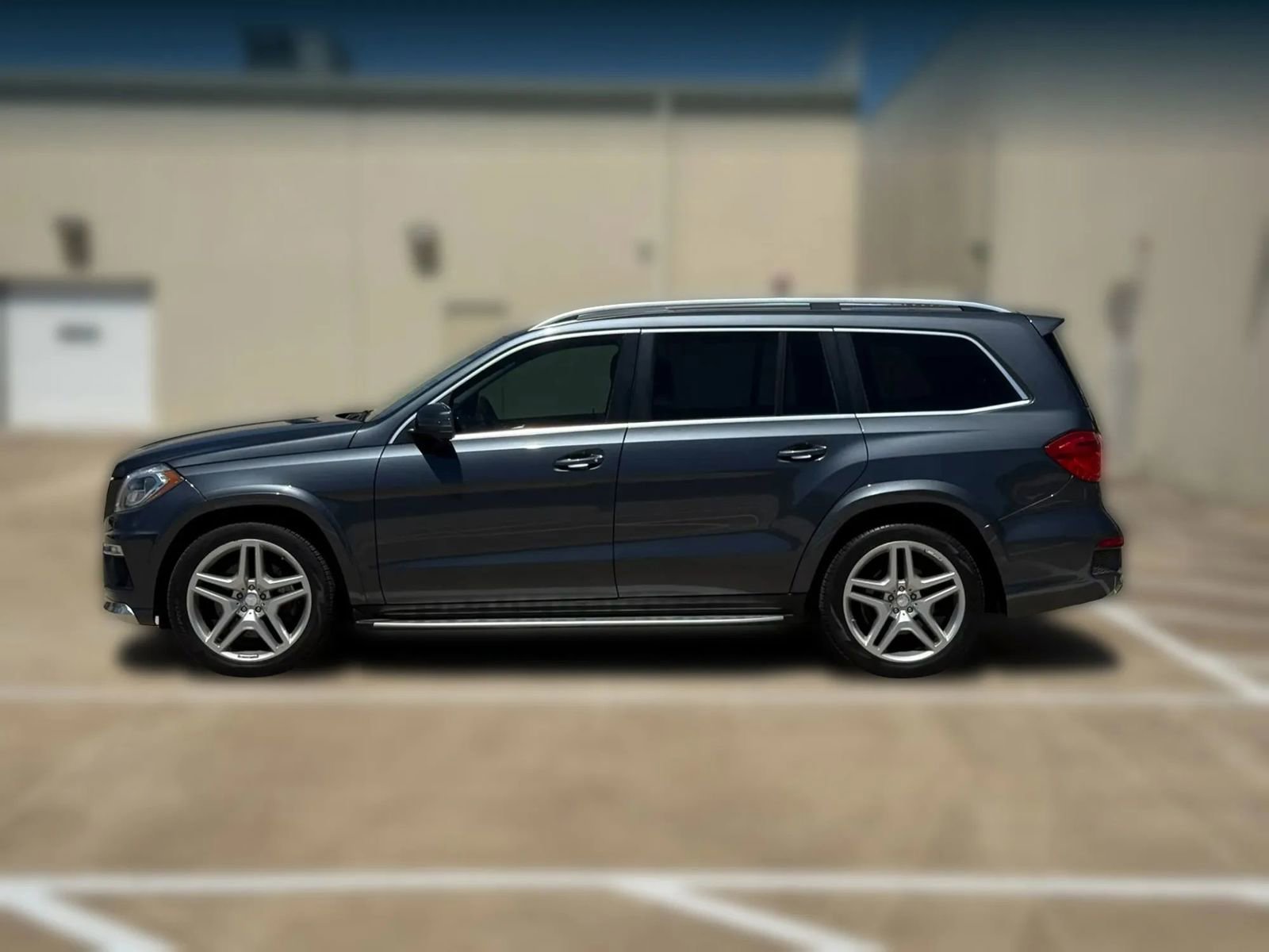 Used 2013 Mercedes-Benz GL 550 4MATIC image 5