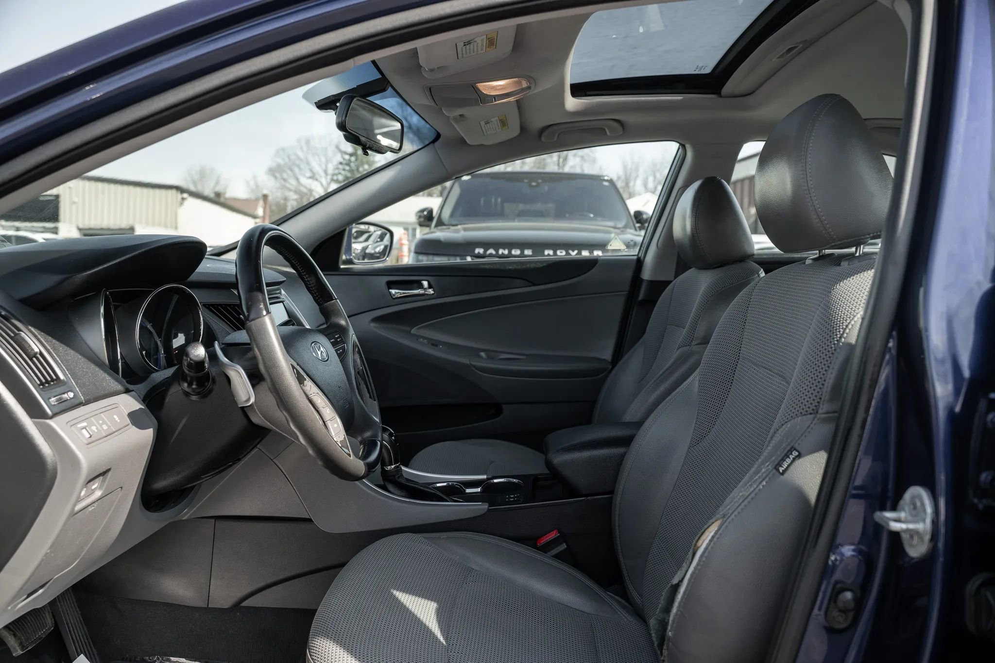 Used 2013 Hyundai Sonata SE w/ Navigation & Sunroof Pkg image 7