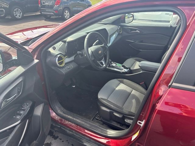 Used 2024 Chevrolet Trax LT w/ Driver Confidence Package FWD image 12