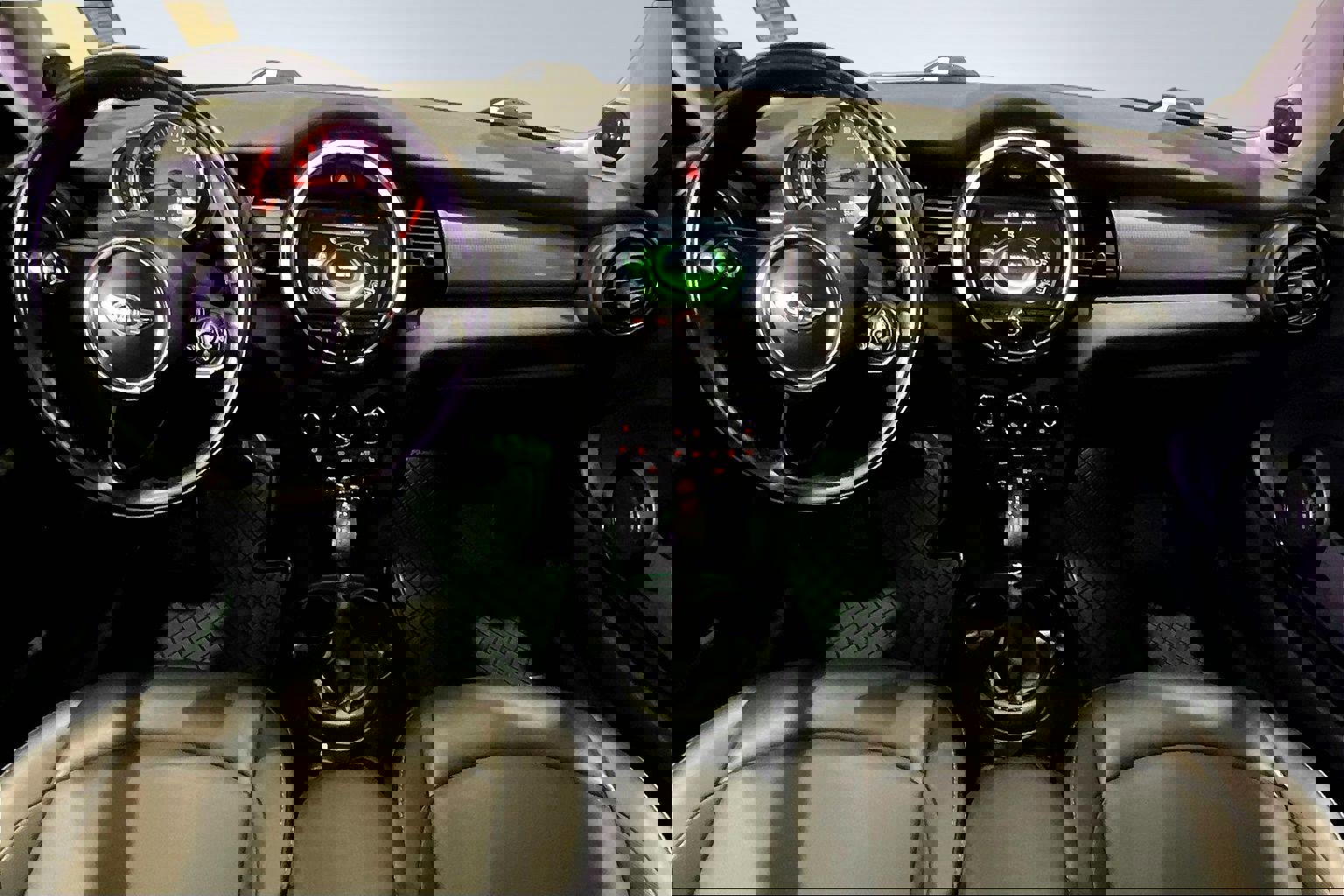 Used 2018 MINI Cooper 2-Door Hardtop w/ Premium Package image 7