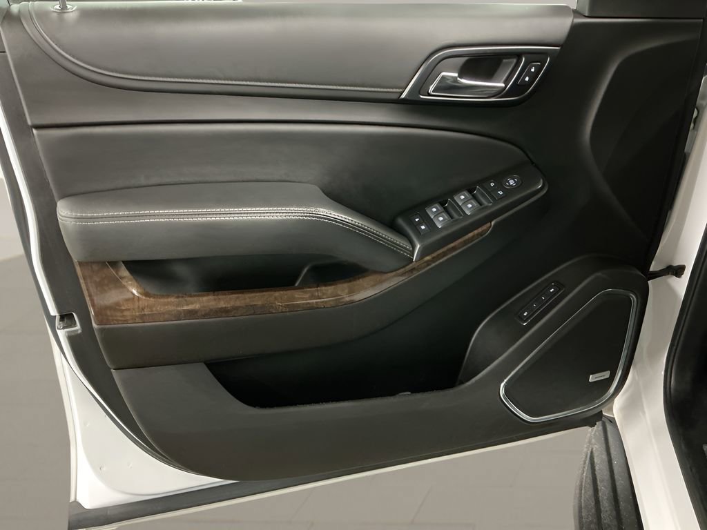 Used 2019 Chevrolet Suburban LT image 11