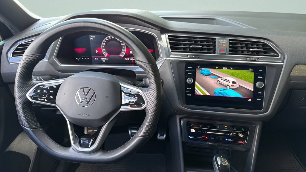 Used 2023 Volkswagen Tiguan SE R-Line FWD image 18
