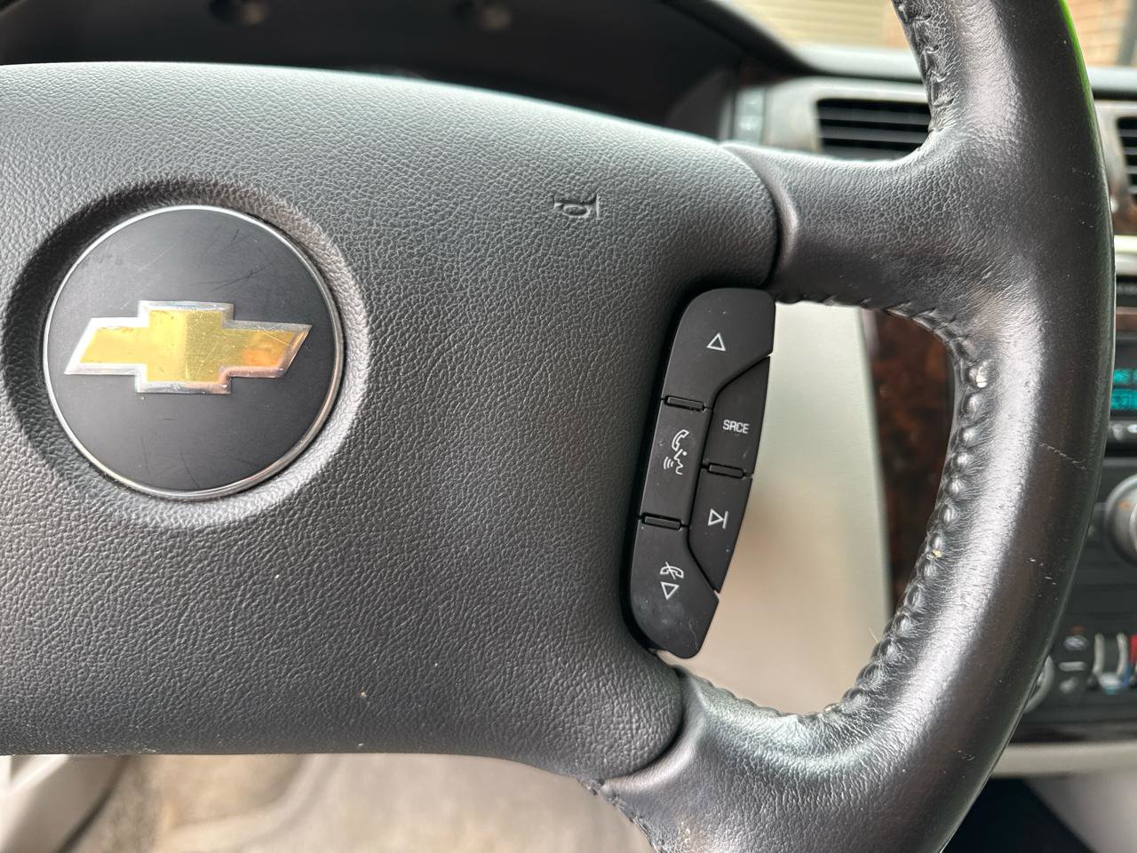 Used 2014 Chevrolet Impala LTZ FWD image 9