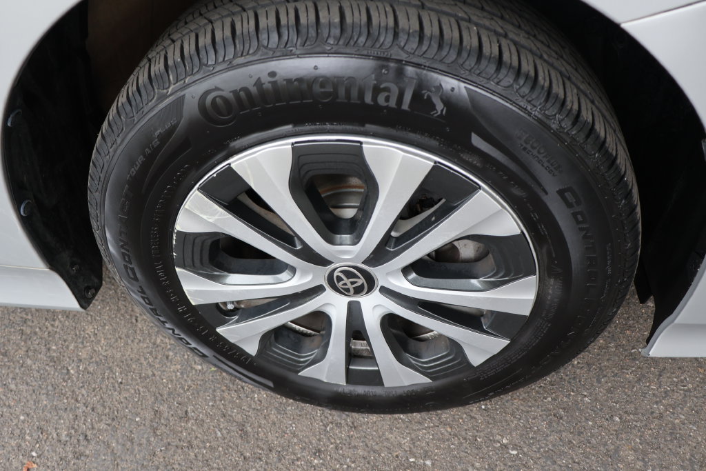Certified 2020 Toyota Prius LE AWD/4WD image 56