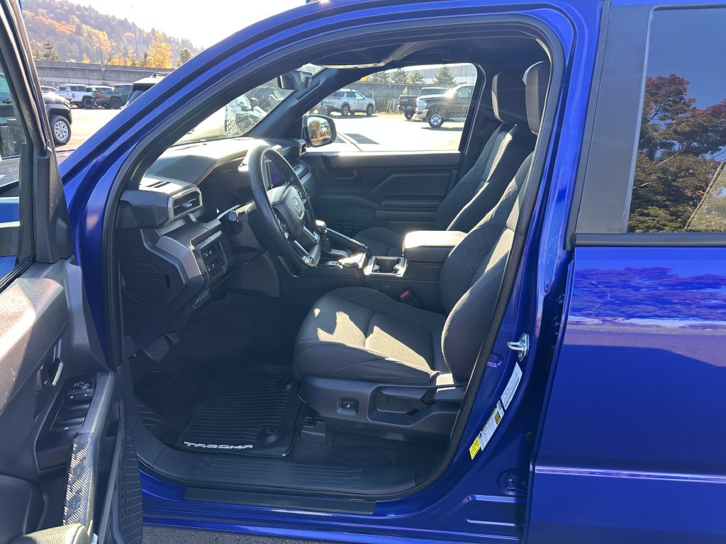 Certified 2024 Toyota Tacoma SR5 AWD/4WD image 14