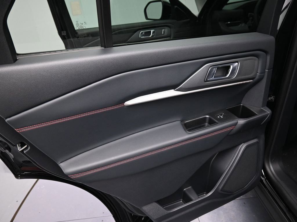 New 2026 Ford Explorer ST-Line w/ ST-Line Street Pack AWD/4WD image 30