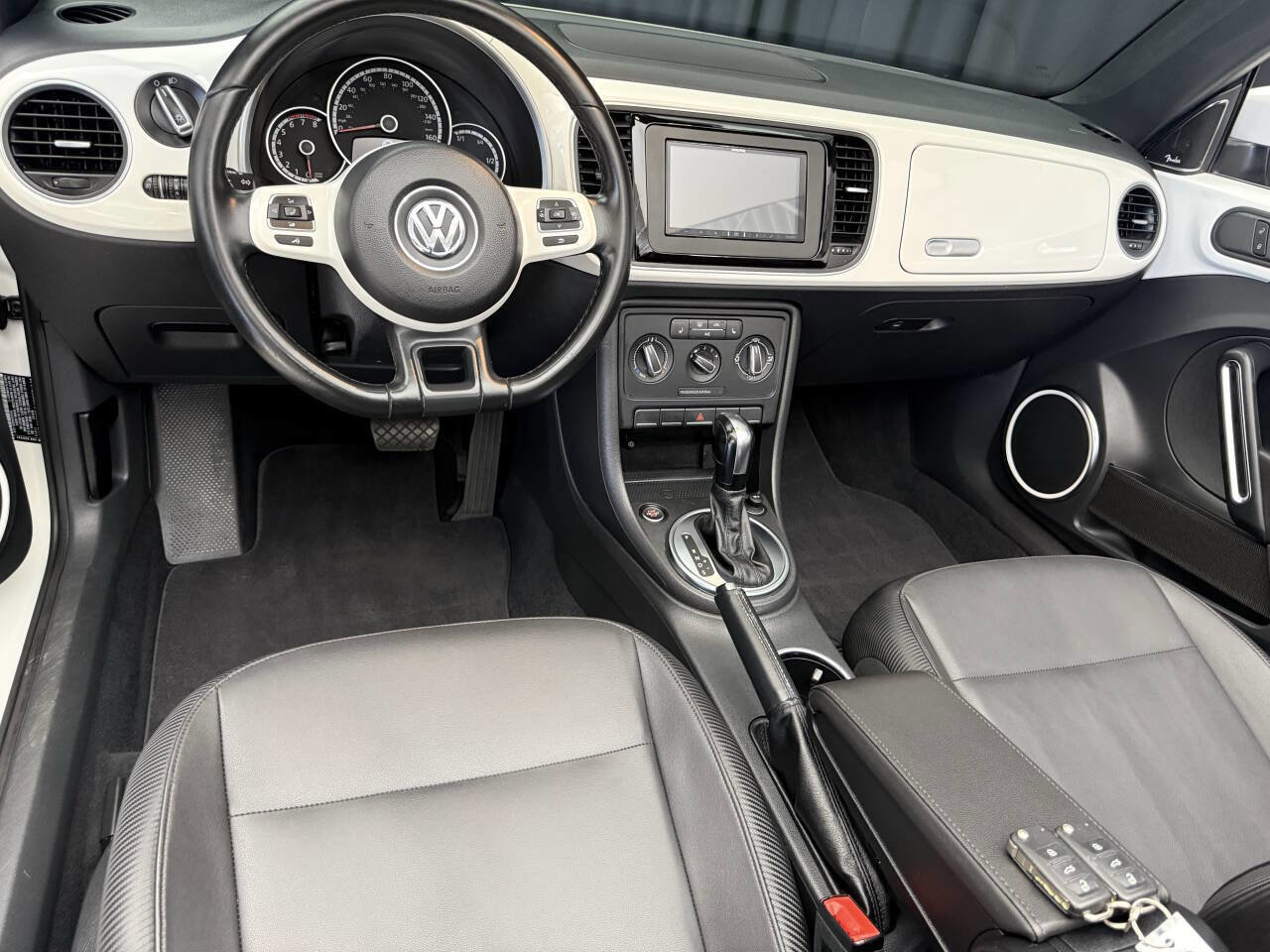 Used 2014 Volkswagen Beetle 2.5 image 24