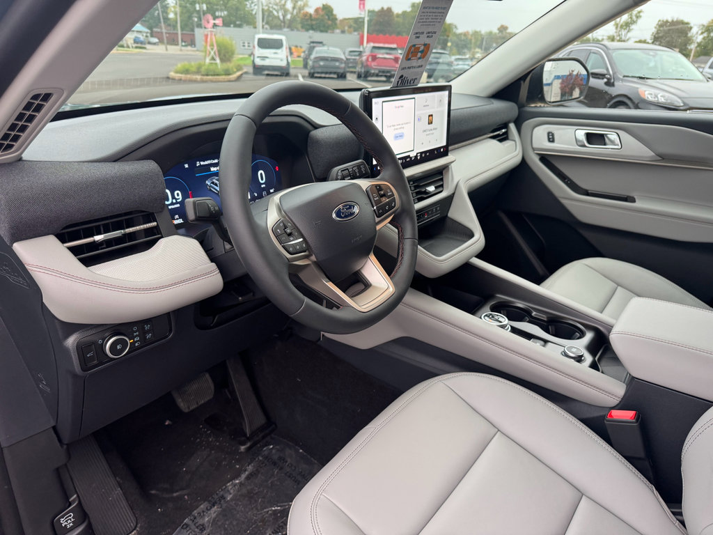 New 2026 Ford Explorer Active image 30