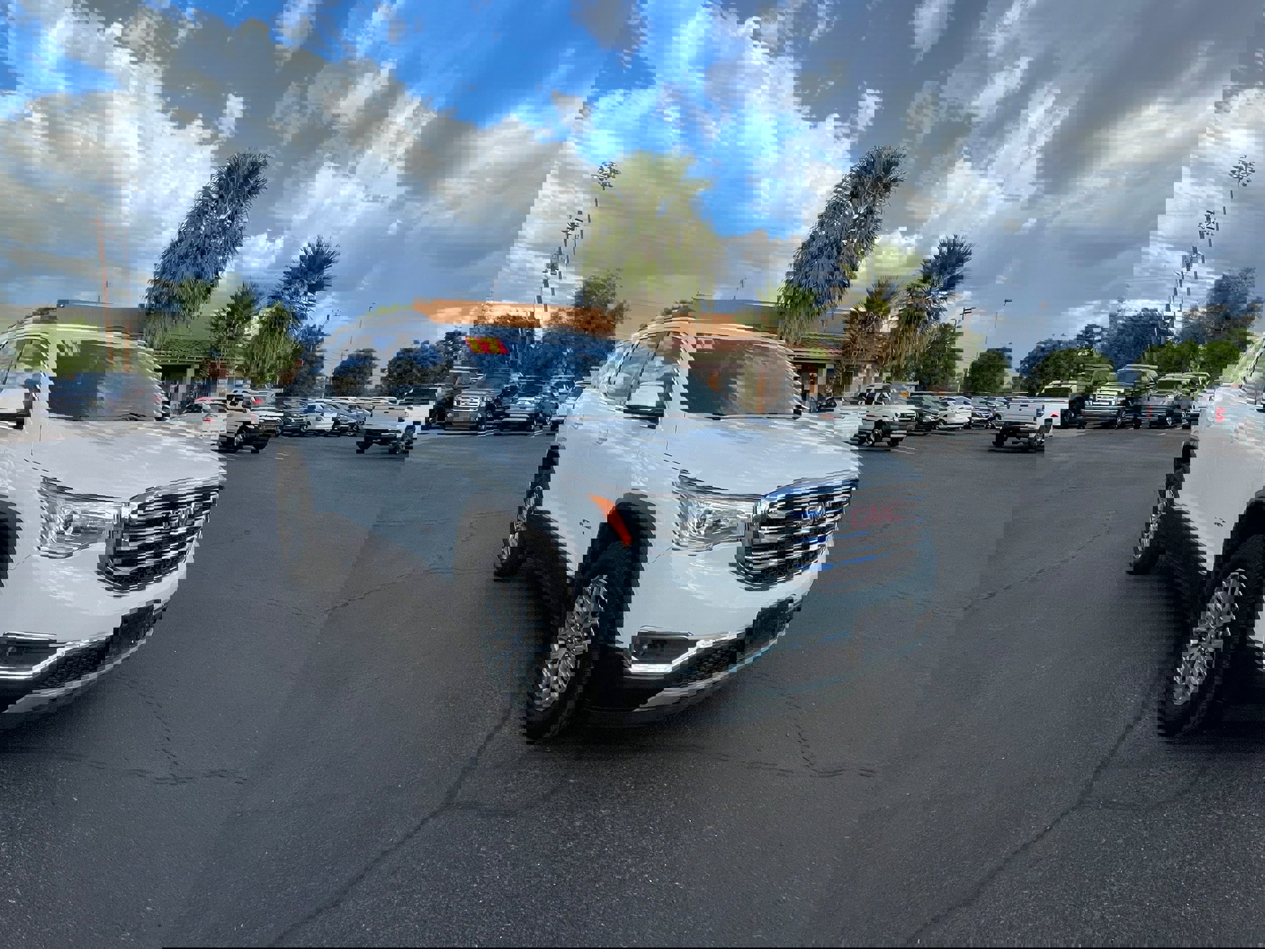 Used 2017 GMC Acadia SLE w/ Driver Alert Package I image 7