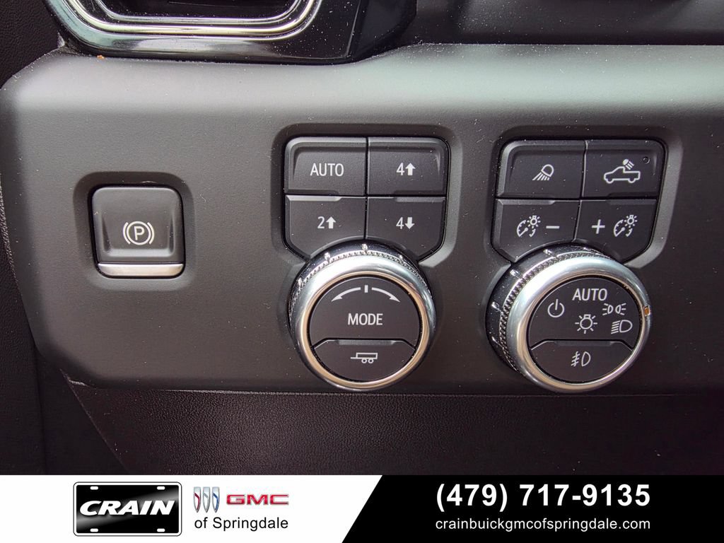Used 2024 GMC Sierra 1500 AT4 w/ Technology Package AWD/4WD image 13