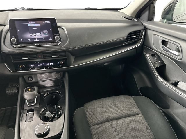 Used 2025 Nissan Rogue SV AWD/4WD image 25