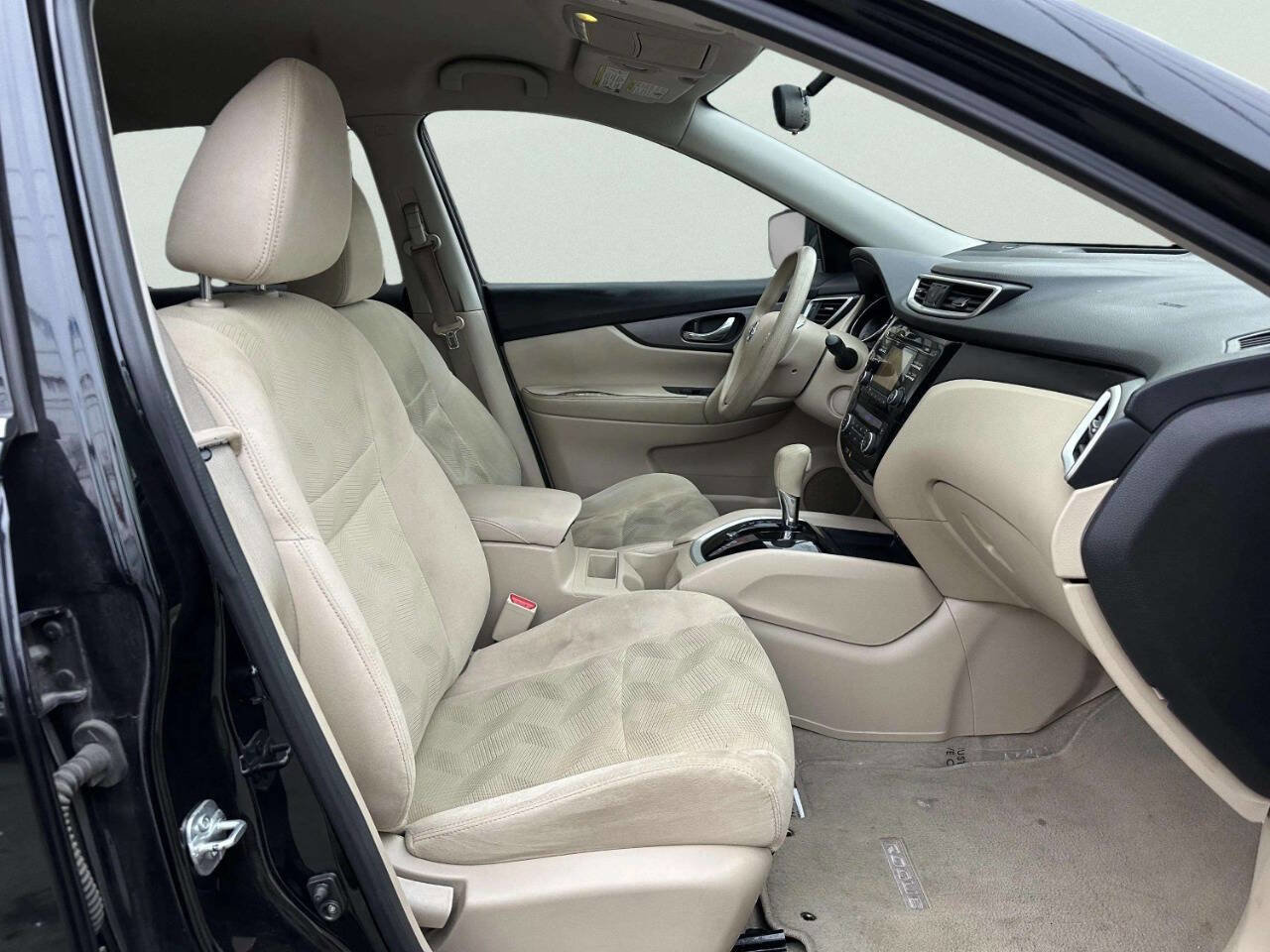 Used 2014 Nissan Rogue SV image 21