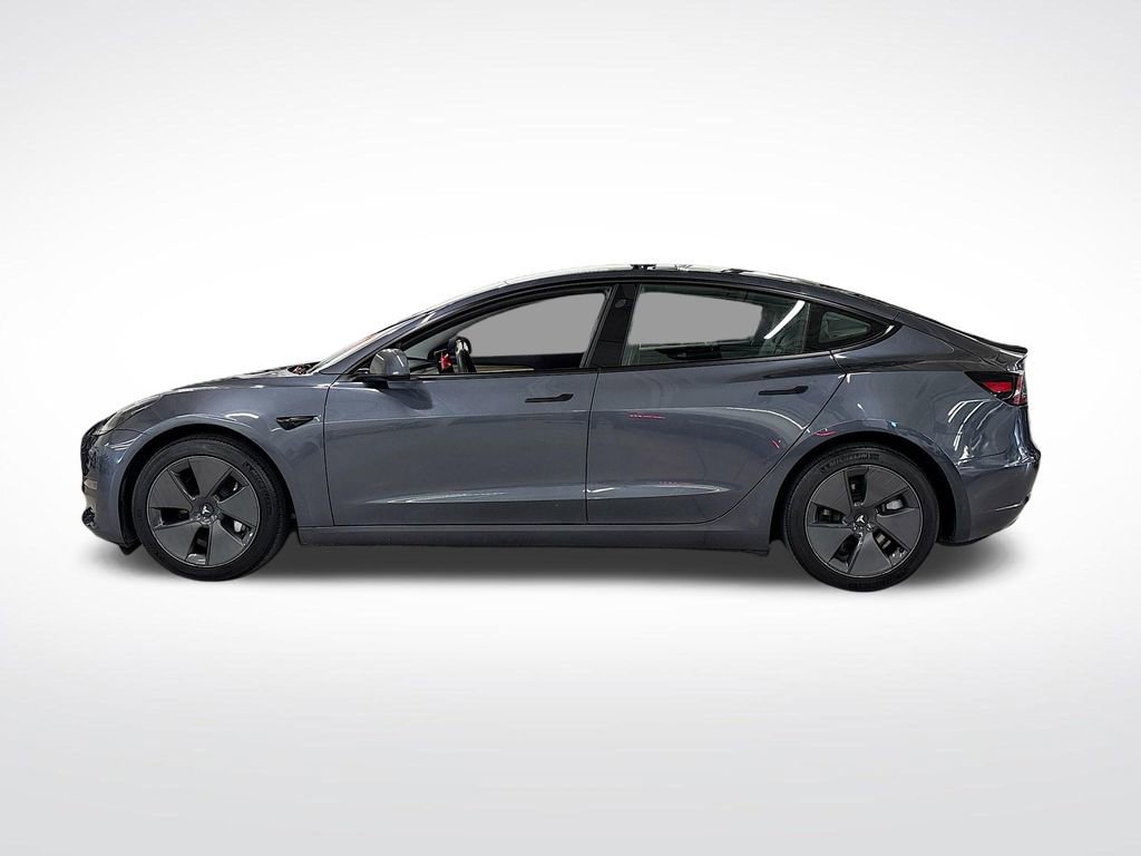 Used 2023 Tesla Model 3 Standard Range image 2