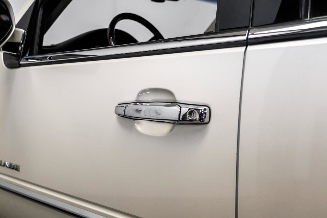 Used 2013 Cadillac Escalade Platinum RWD image 53