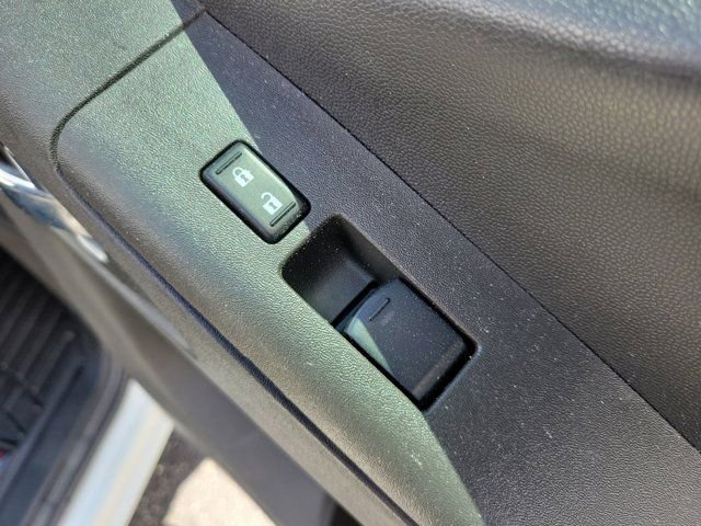 Used 2019 Nissan Frontier SV image 9