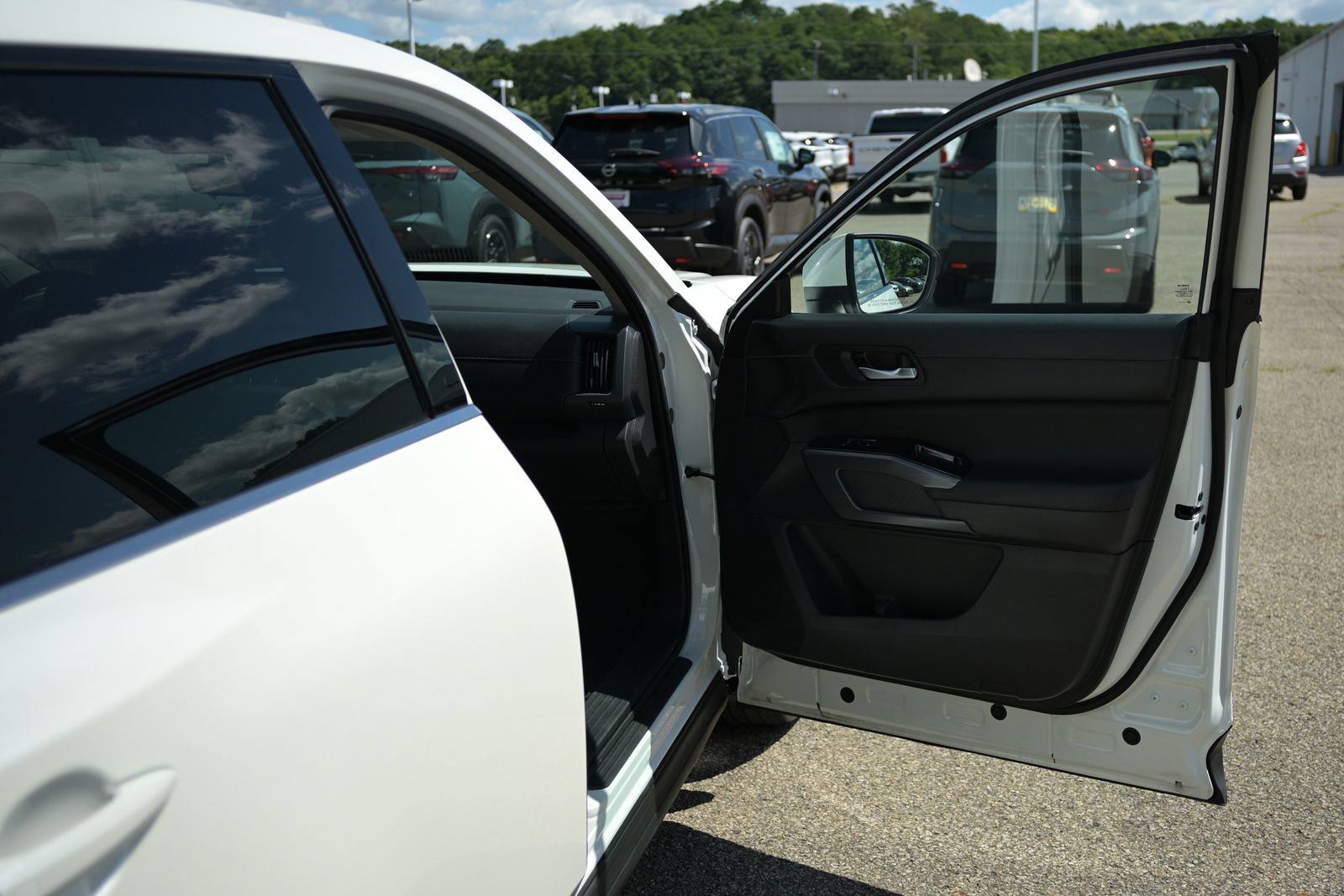 Used 2023 Nissan Pathfinder SL w/ SL Premium Package AWD/4WD image 48