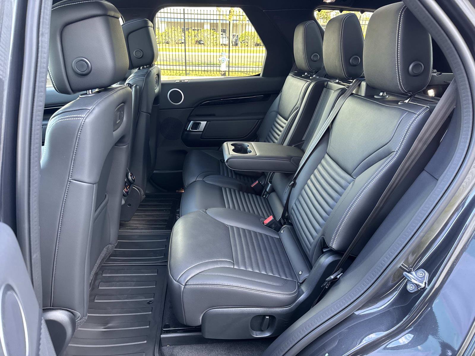 New 2026 Land Rover Discovery S AWD/4WD image 14