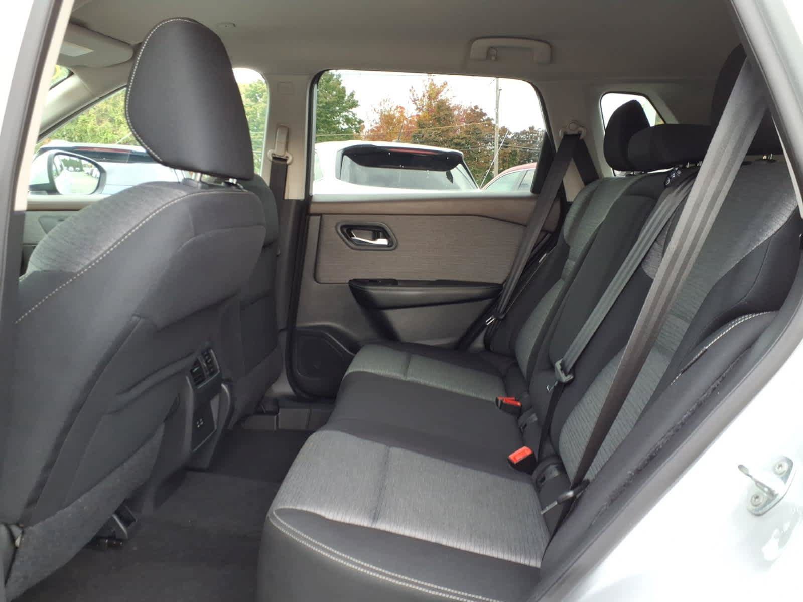 Certified 2022 Nissan Rogue SV AWD/4WD image 13