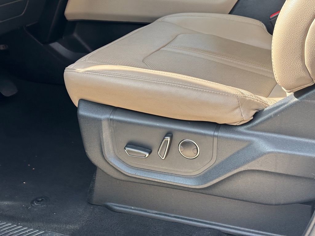 Used 2024 Ford Expedition Limited image 26