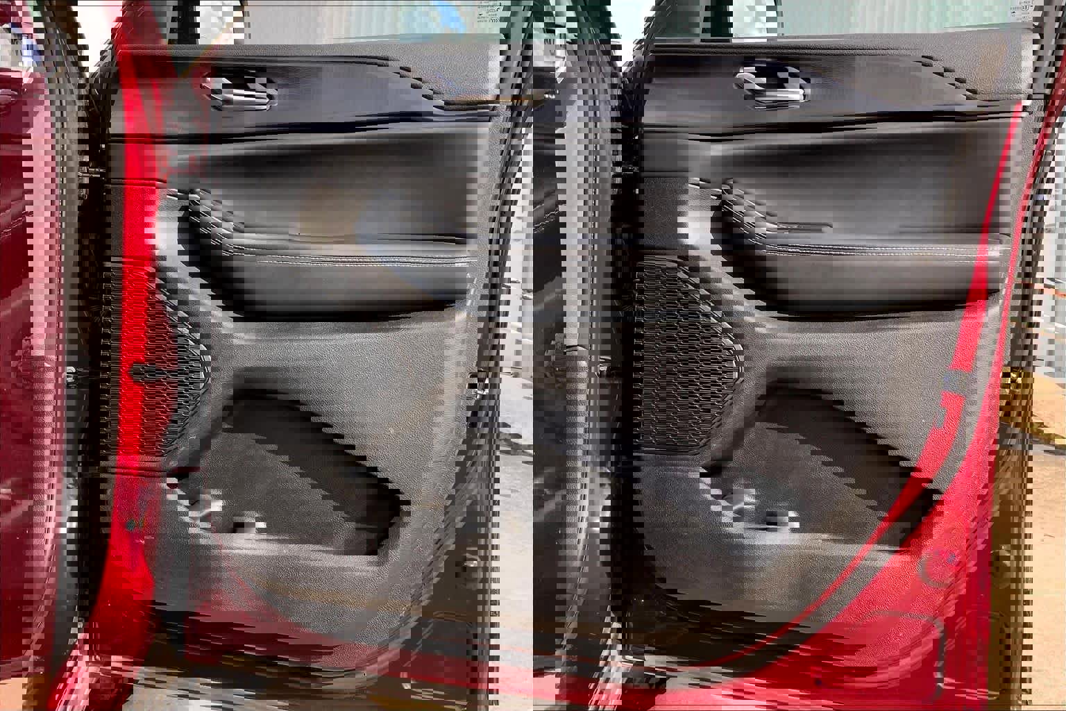 Used 2023 Jeep Grand Cherokee Laredo w/ Luxury Tech Group I image 22