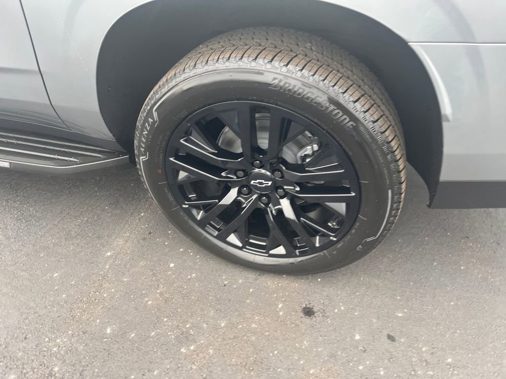 New 2026 Chevrolet Suburban Premier image 38